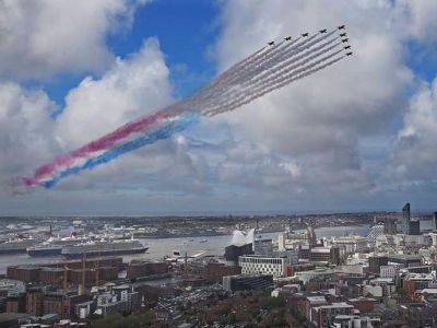 Three Queens Red Arrows